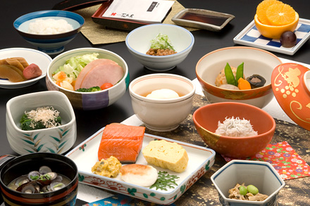 庭園レストラン くすの木 お食事処 くつろぎ処 館内施設 長島温泉 ホテル花水木