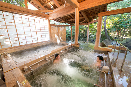 Nagashima Onsen Experience a Pleasant Healing in the Jacuzzi!
